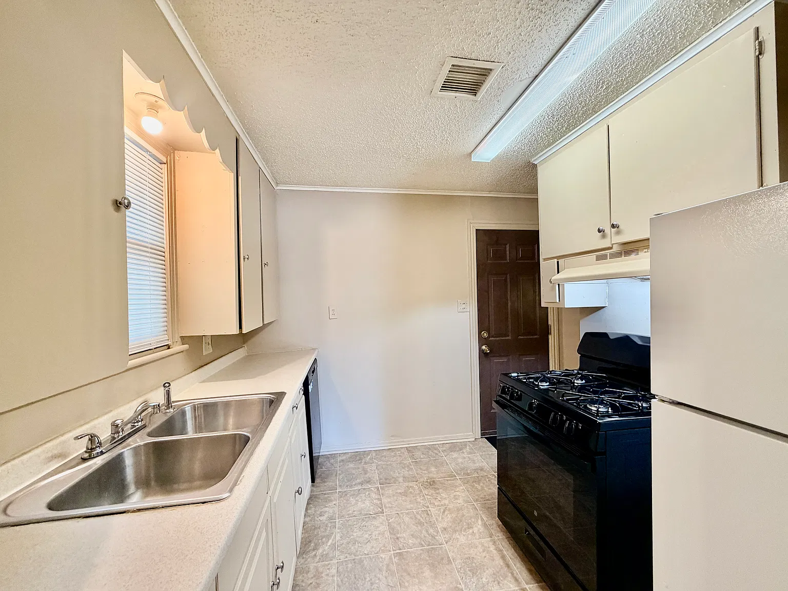 2 bed, 864 sqft, $875 — Photo 4
