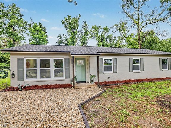 3rd image of 73 W Bryant Cir