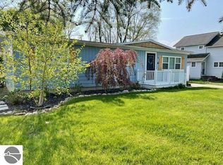 511 Cedar St, Elk Rapids, MI 49629