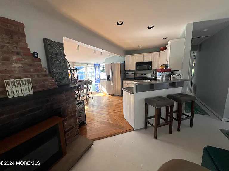 509 Riverwood Park — Photo 5