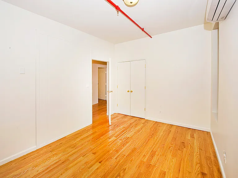 177 W 26th St #204 — Photo 8
