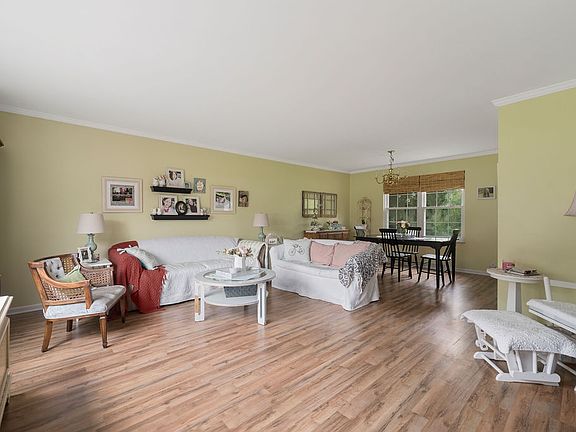 3rd image of 4301 S Peachtree Ln