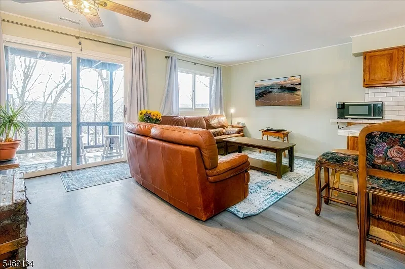 2 bed, 2.0 bath, $2,300 — Photo 4