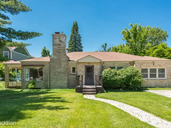 5532 Main St, Downers Grove, IL 60516