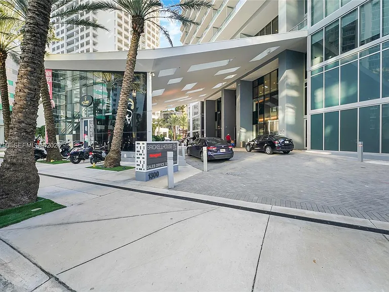 1300 Brickell Bay Dr #1003 — Photo 19