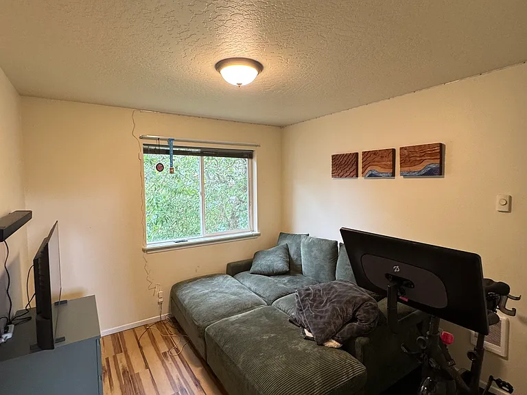 1251 W 11th Aly — Photo 9