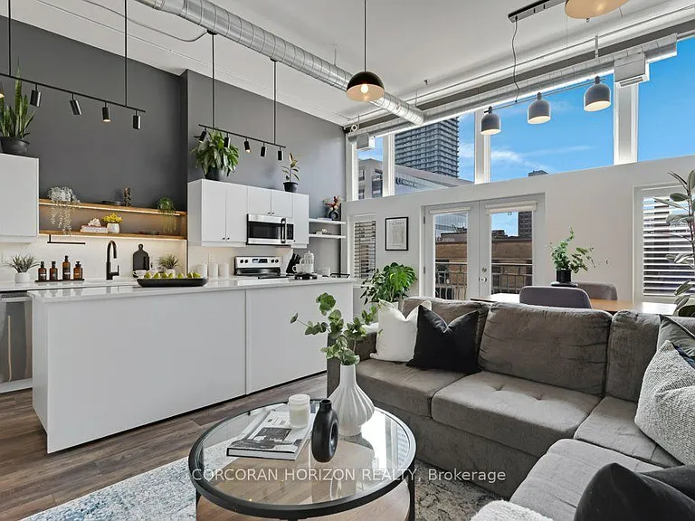 276 King St W #209 — Photo 21