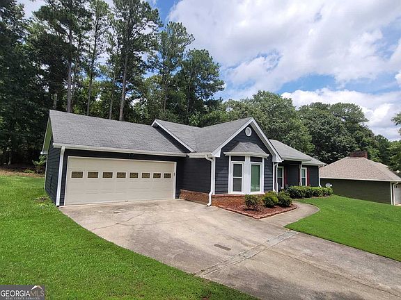 2nd image of 318 Bridgewood Dr SE