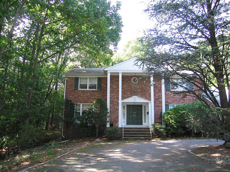 1st image of 64 Shrewsbury Dr
