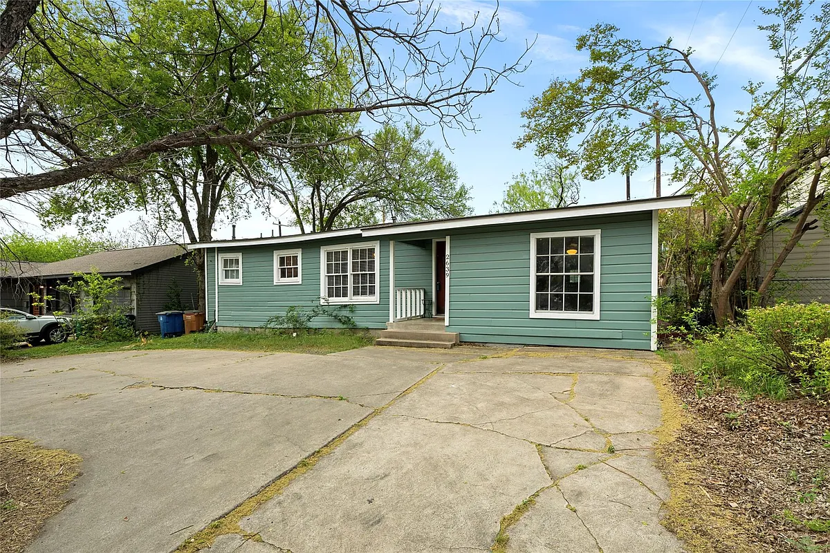 Building Photo - 2639 W 45th St