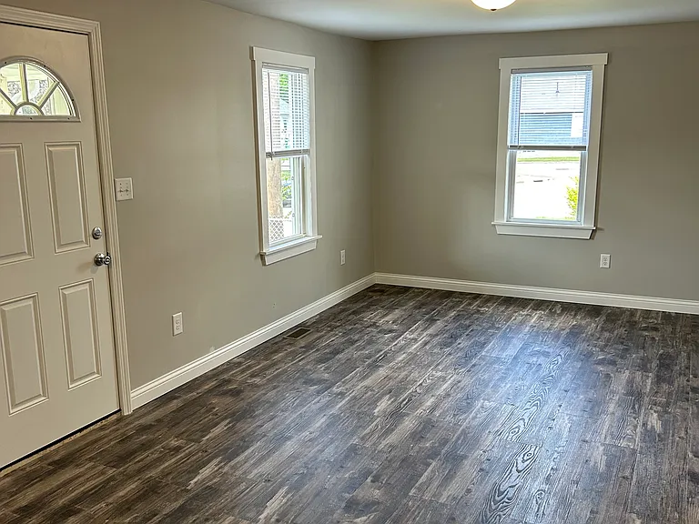 1212 S River St — Photo 3
