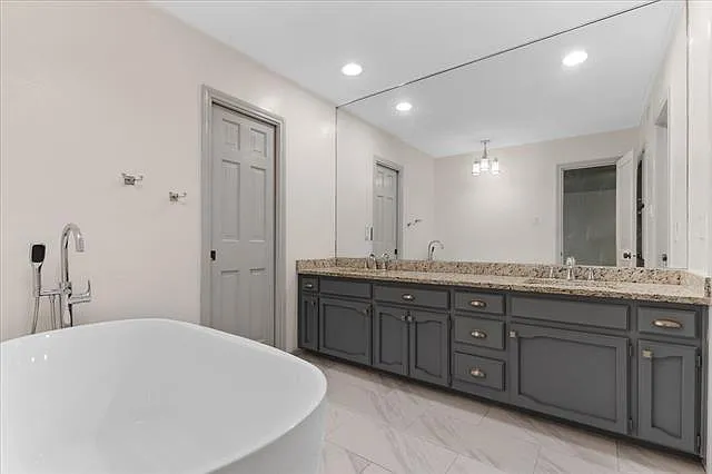 5429 Collinwood Ave — Photo 10