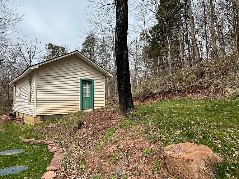 815 Frenchtown Rd — Photo 11