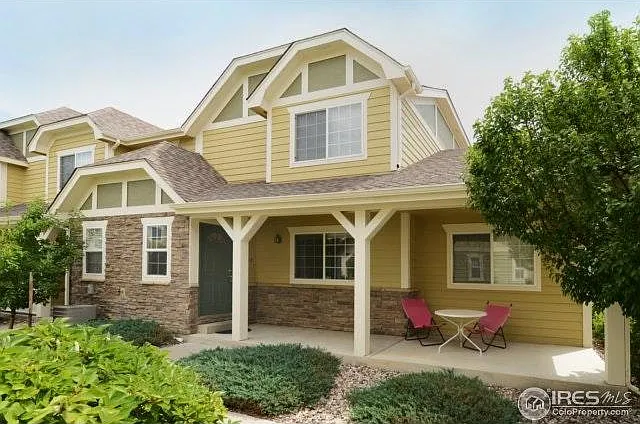 3 bed, 2159 sqft, $2,300 — Photo 1