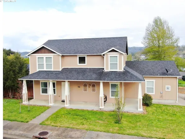 780 Umpqua View Dr, Roseburg, OR 97471