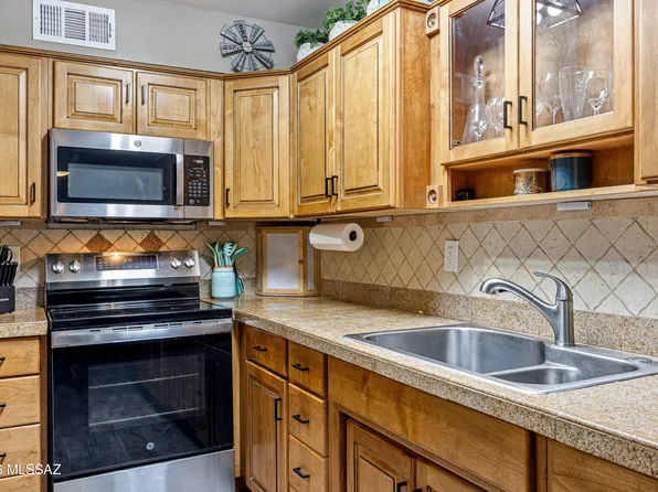 5630 S Holladay Dr, Tucson, AZ 85706