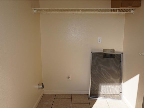 5th image of 2540 Elm Ave