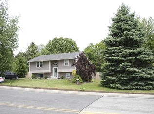 690 Arnold Rd, Coventry, RI 02816