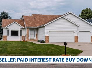 3317 Westmoor Dr, Moorhead, MN 56560