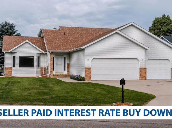 3317 Westmoor Dr, Moorhead, MN 56560