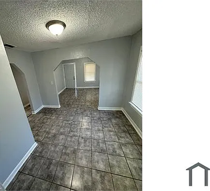 1359 W 20th St — Photo 9