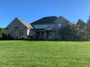 2212 Bay Oaks Dr, McHenry, IL 60051