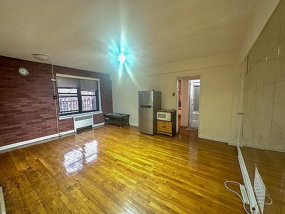 5th image of 2607 Avenue N #N
