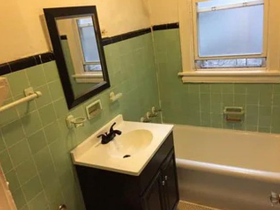 3rd image of 7959 S Lasalle St #2