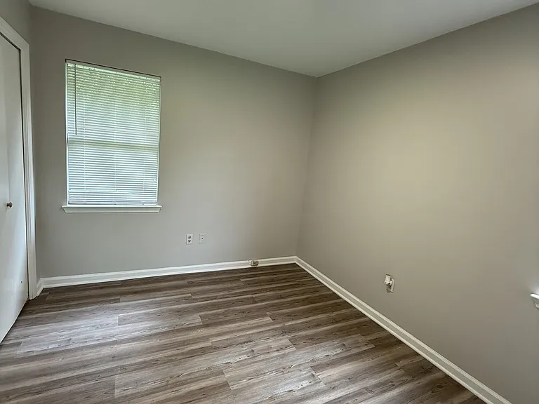 761 Crowne Rd — Photo 8
