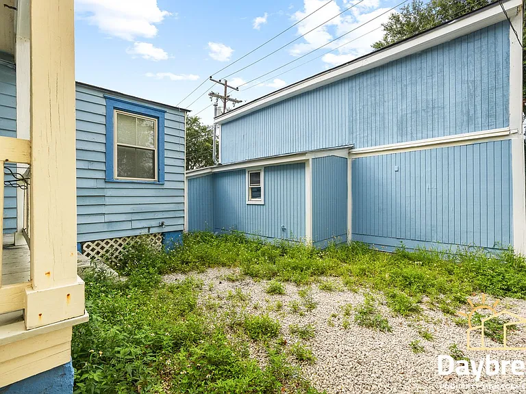 112 E Anderson St — Photo 16