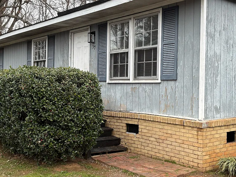 37 Cedarvilla Dr — Photo 1