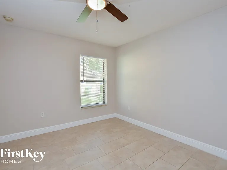 932 Fallbrooke Ave — Photo 11