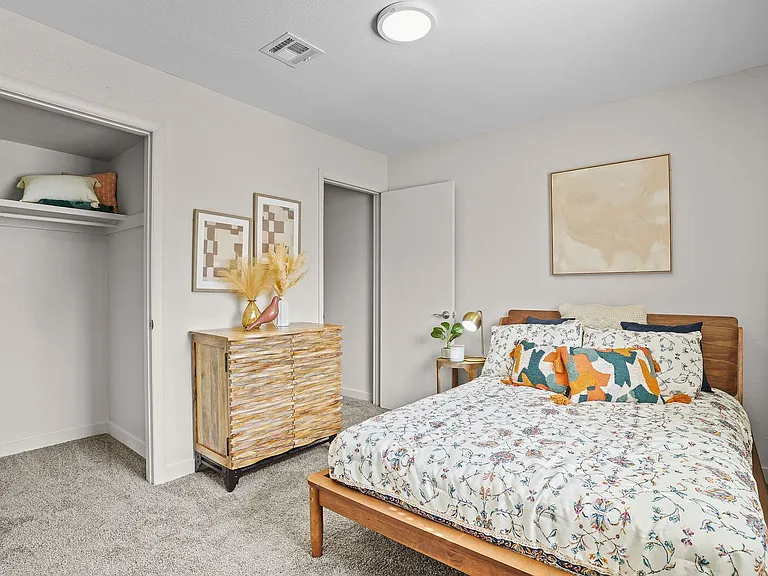 Regency Point Luxury Apartments — Photo 61