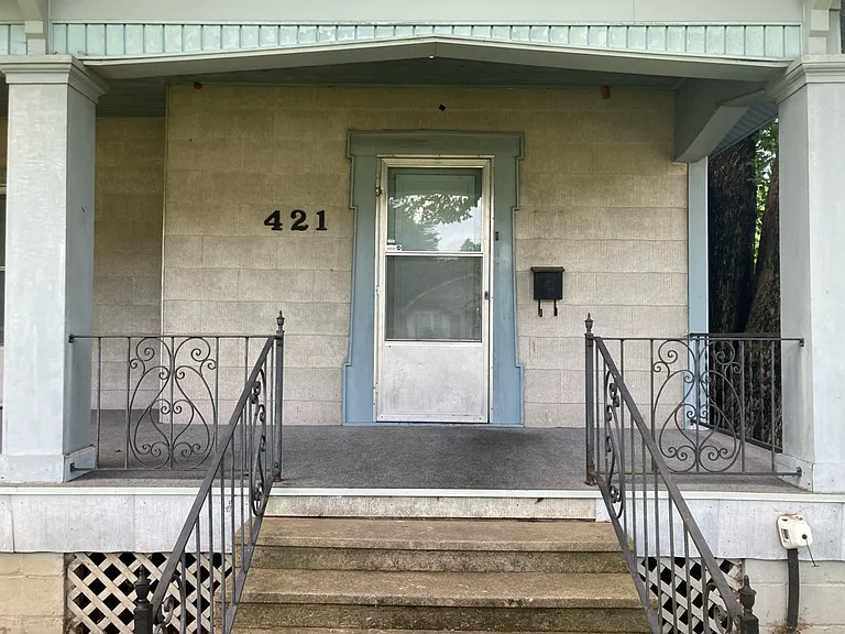 421 Rutherford St — Photo 7