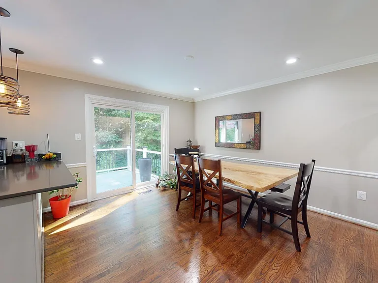 7628 Chancellor Way — Photo 11