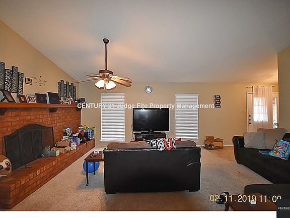 4th image of 2237 Country Oaks Dr