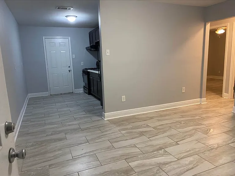 2523 Saint Ann St #C — Photo 3