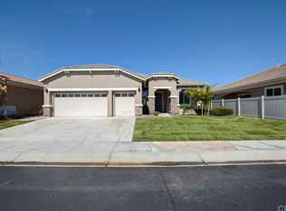 10036 Wilmington Ln, Apple Valley, CA 92308