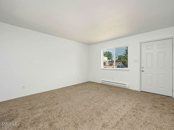 5th image of 1637 Capitan Ave