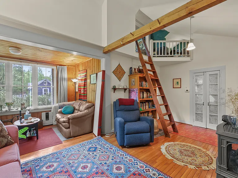 33 Saint Anns Ave — Photo 15