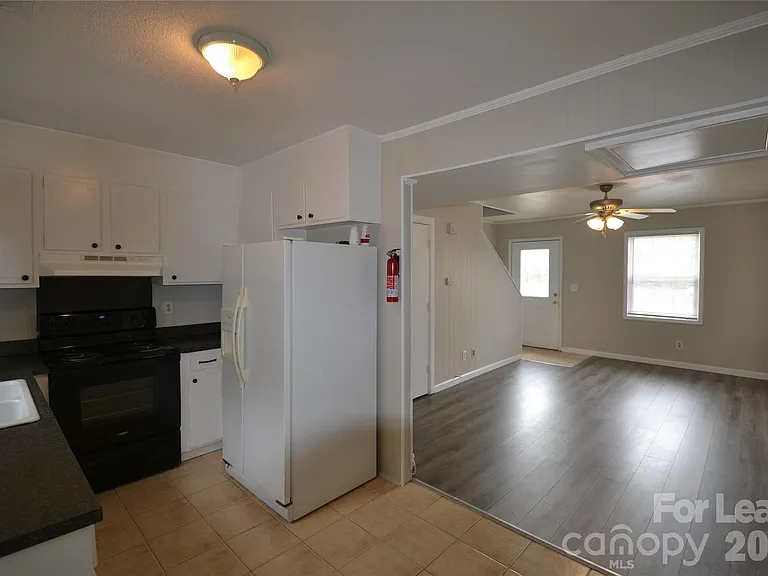 106 Durham Rd — Photo 9