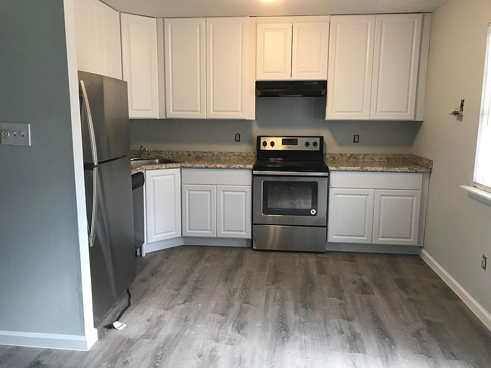 completely new kitchen, & applainces