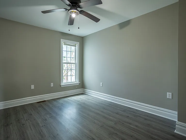 1306 W Clay St — Photo 27