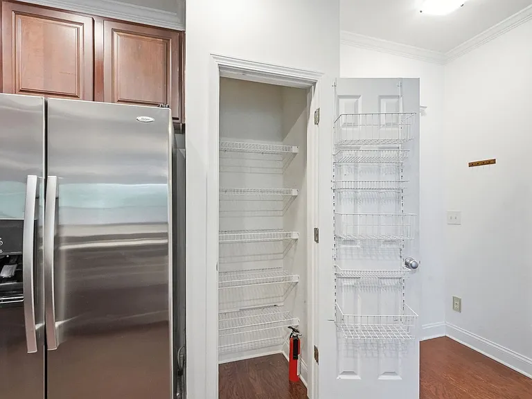 1000 E Woodlawn Rd #216 — Photo 14