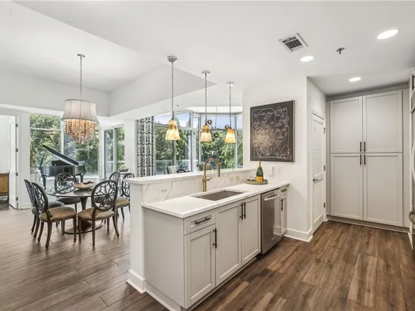 2795 Peachtree Rd NE Unit 302, Atlanta, GA 30305