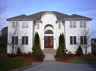 26 Gellatly Dr, Wappingers Falls, NY 12590