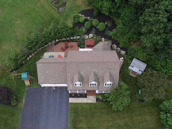 4th image of 40 Biscuit Hill Dr