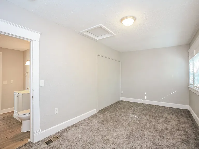614401_024_main_bedroom_13184335.jpg