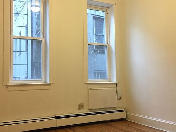 3rd image of 308 E 93rd St APT 1B