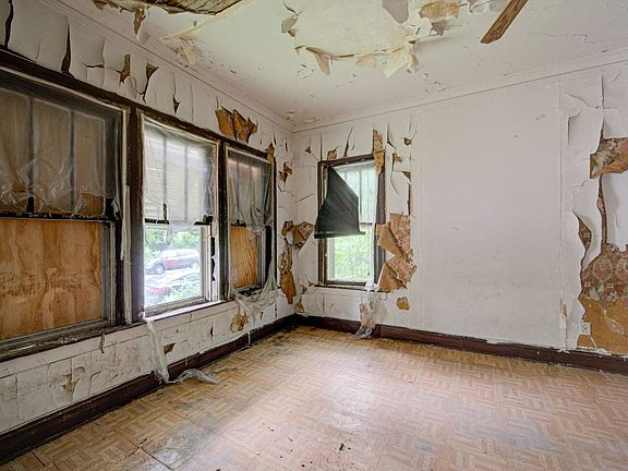 5th image of 10612 State St